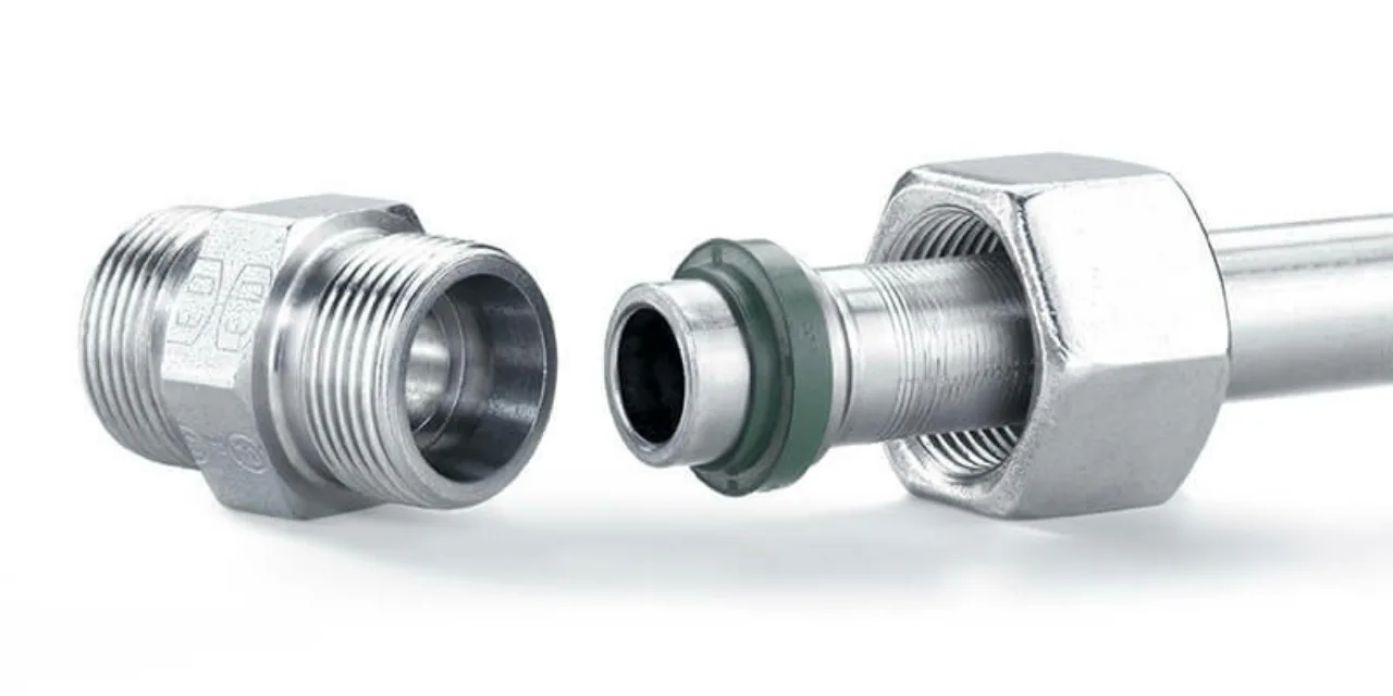 zwei Verschraubungsteile eo 2 form